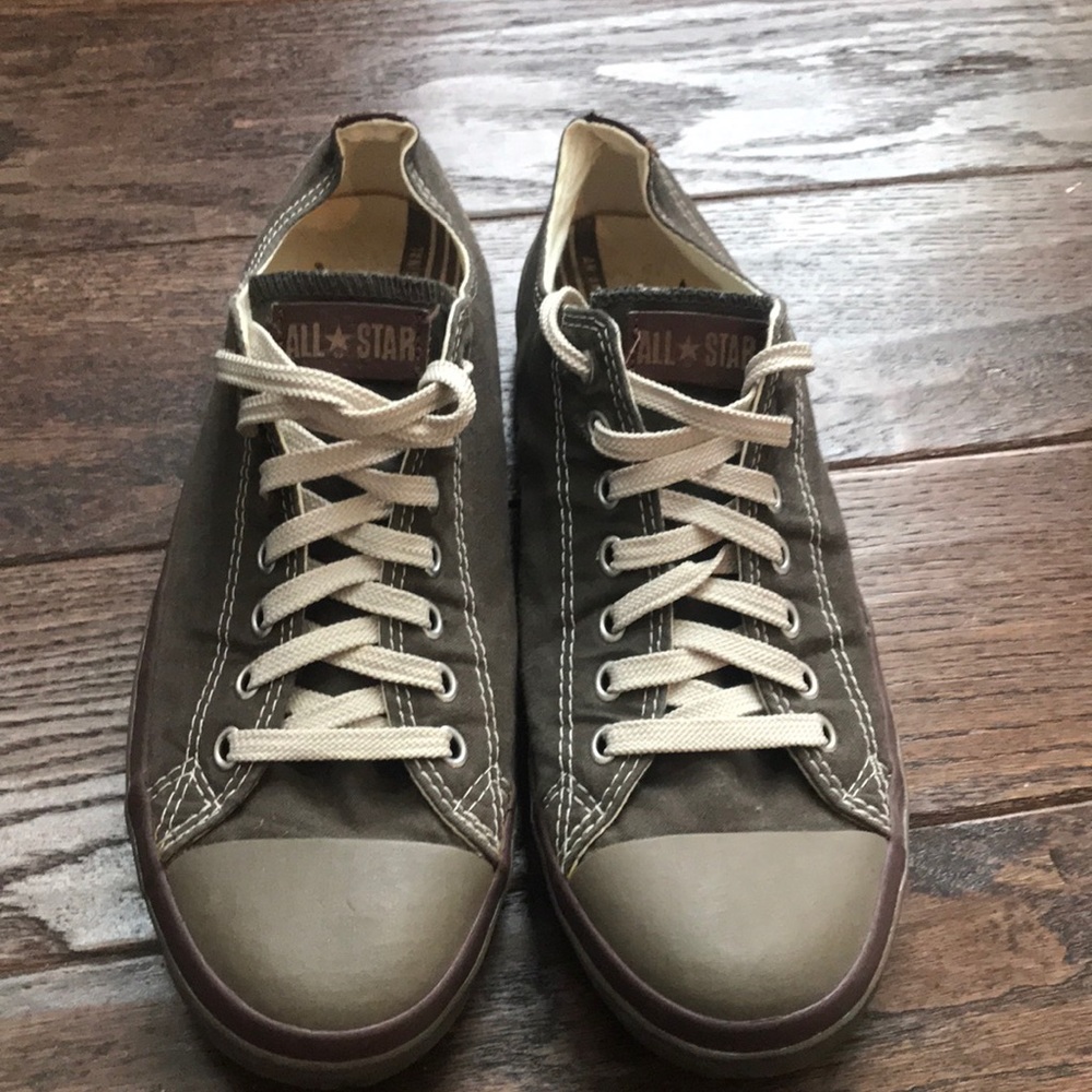 Converse - Picture 2 of 4
